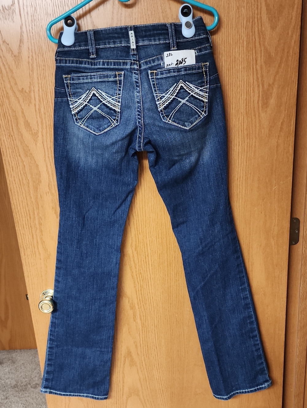 Ariat western Women's Embroidered Pocket Jeans 28L number 2085
